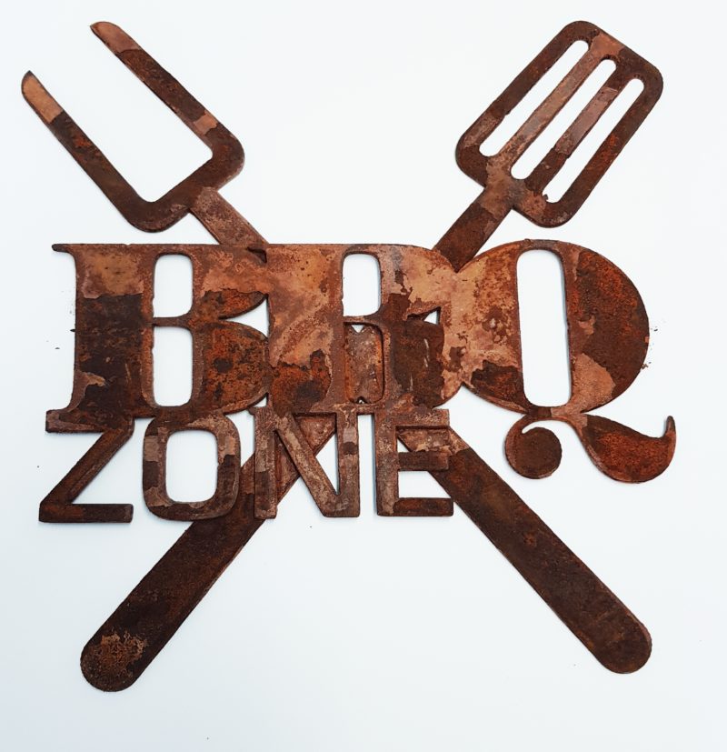 BBQ Zone Schild rostig